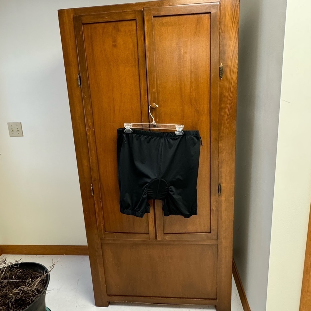 L.L. Bean mens bike cycling shorts size XL padded